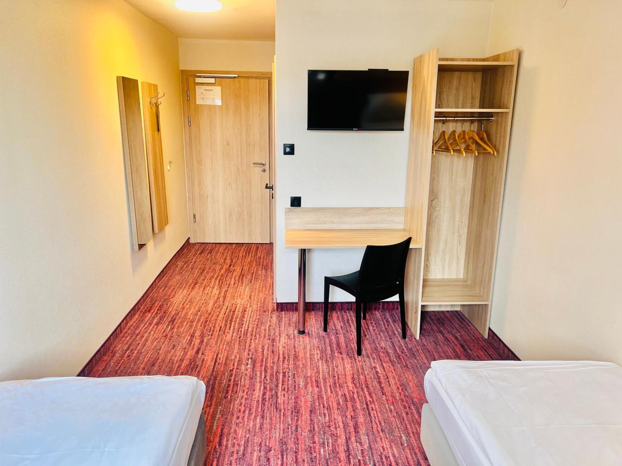 Hotel Rok Krasków Εξωτερικό φωτογραφία